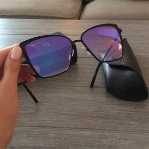 DIFF eyewear becky
BLACK + Purple LENS